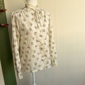 Vintage 70s Cream Floral Ruffle and Lace Blouse